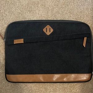 TARGUS 14" Strata III Sleeve (Gray/Brown)